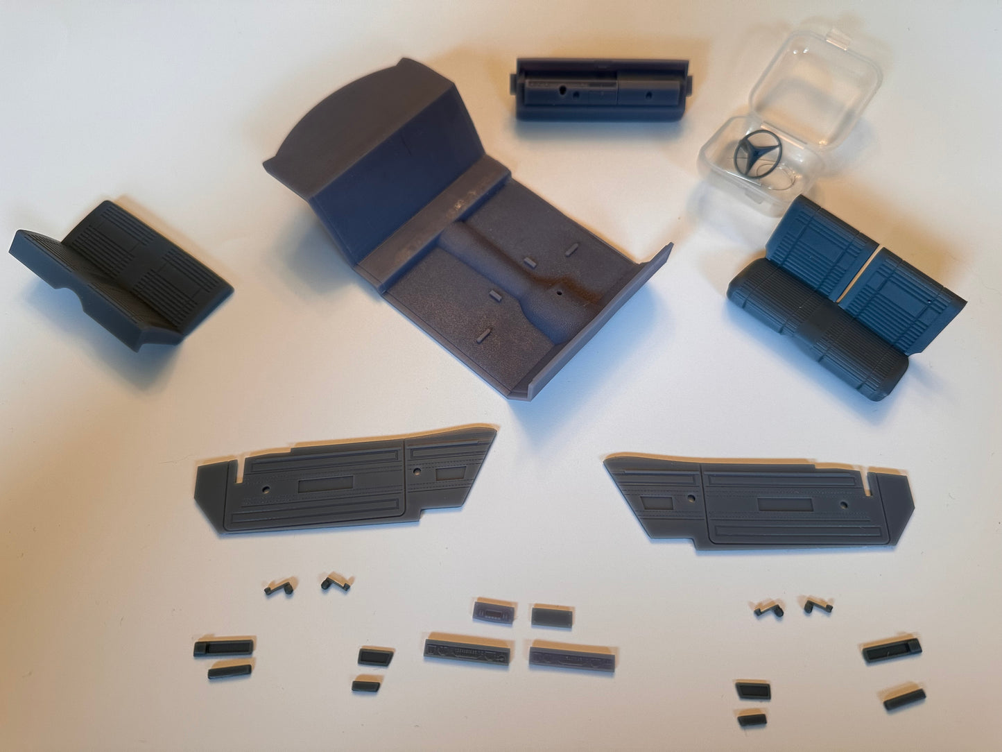 1/25 Scale 1969 Road Runner Interior Kit – Fits Jo-Han Body Kit ashes to AMT Chassis | with or without A/C